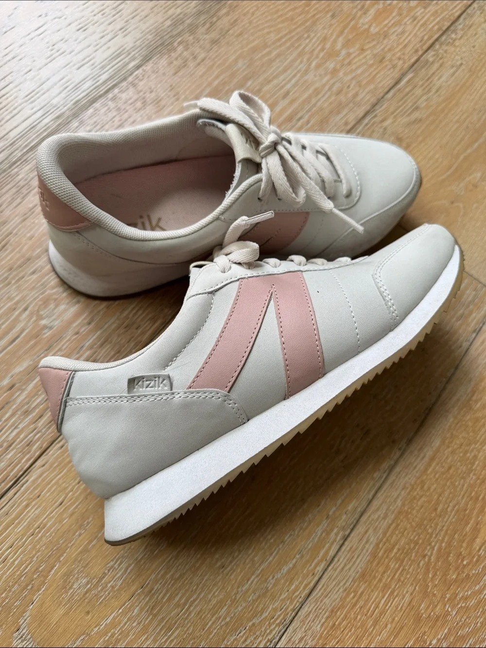 Kizik Milan Hands-Free Step-In Leather Sneakers Peach Whip Size 8 Minimalist